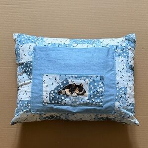 🐱 cat lovers pillow. Blue details. EUC